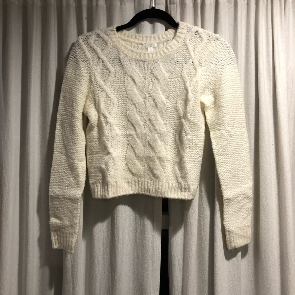 ✨3 for $50✨ Cropped White Cable Knit